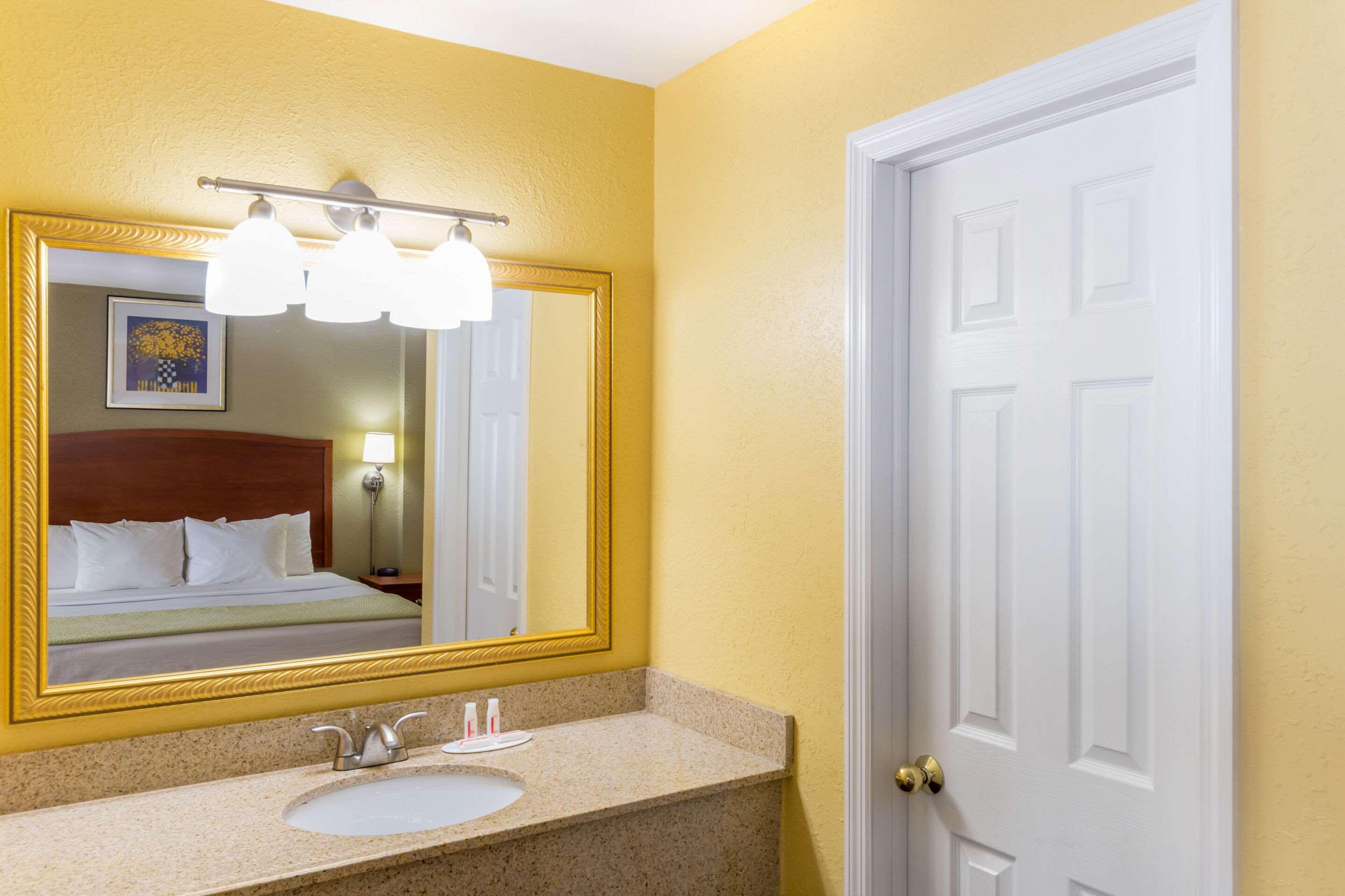 Quality Inn Poughkeepsie Eksteriør billede